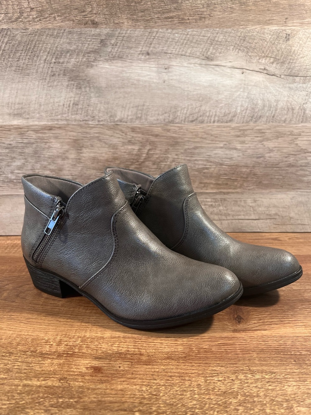 Sun + Stone Adelinee Double Zip Ankle Booties Metallic Gray Size 8